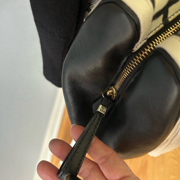 Excellent Used Condition Blk and cream Coach Satchell handbag - Picture 12 of 15